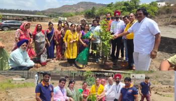 रोटरी क्लब ऑफ खोपोलीचा पर्यावरण संवर्धनासाठी स्तुत्य उपक्रम; राधेश्याम गोशाळा परिसरात विविध प्रजातीच्या फळझाडांचे वृक्षारोपण