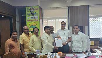 गणेशोत्सवापूर्वी लोणावळ्यातील खड्डे, कचरा व पथदिव्यांच्या समस्या सोडवा - लोणावळा शहर शिवसेनेची प्रशासनाकडे मागणी