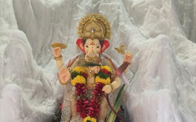 ढोल ताशांच्या गजरात लोणावळा शहर व परिसरात घरोघरी लाडक्या गणपती बाप्पांचे आगमन
